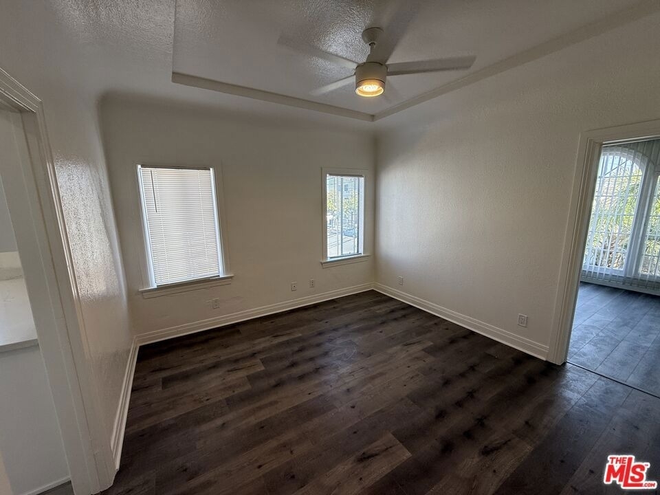 1462 W 36th Street - Photo 6