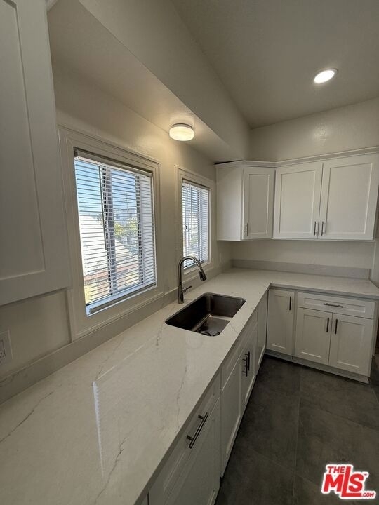 1462 W 36th Street - Photo 5