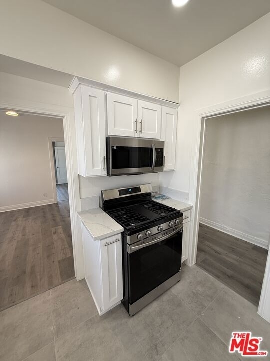 1462 W 36th Street - Photo 2