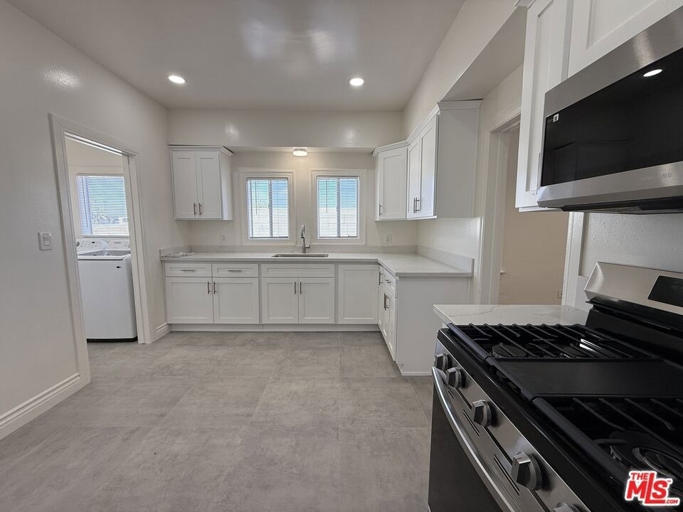1462 W 36th Street - Photo 0