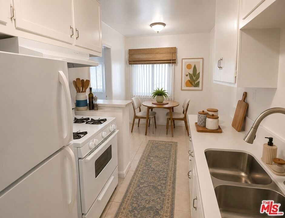 4122 W 2nd Street - Photo 2