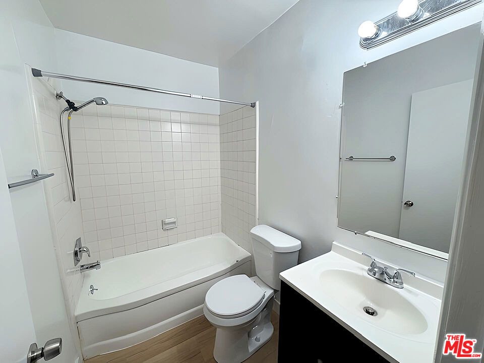 5032 Maplewood Avenue - Photo 8