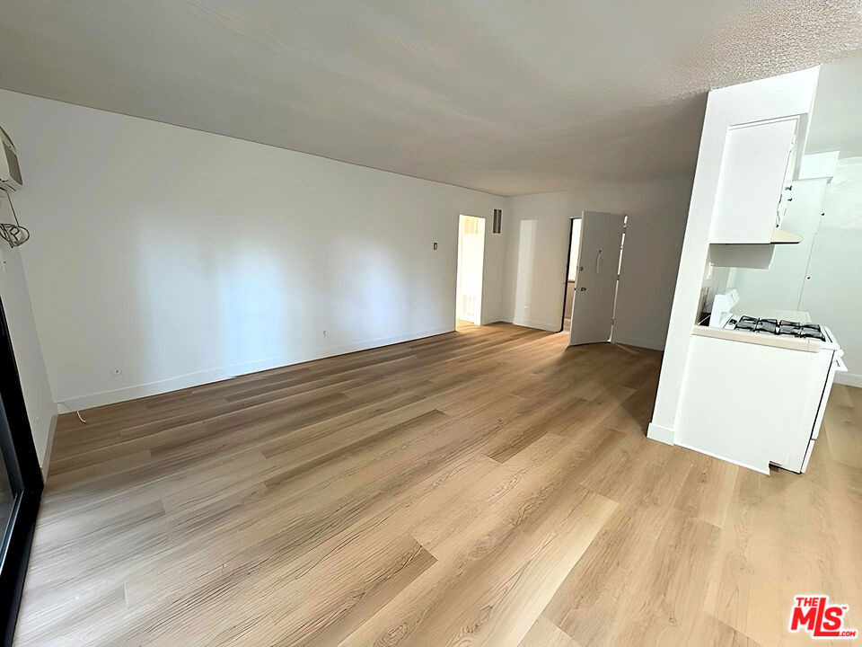 5032 Maplewood Avenue - Photo 4