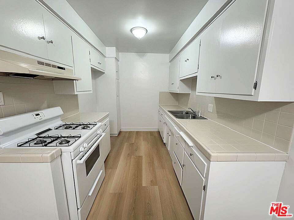 5032 Maplewood Avenue - Photo 5