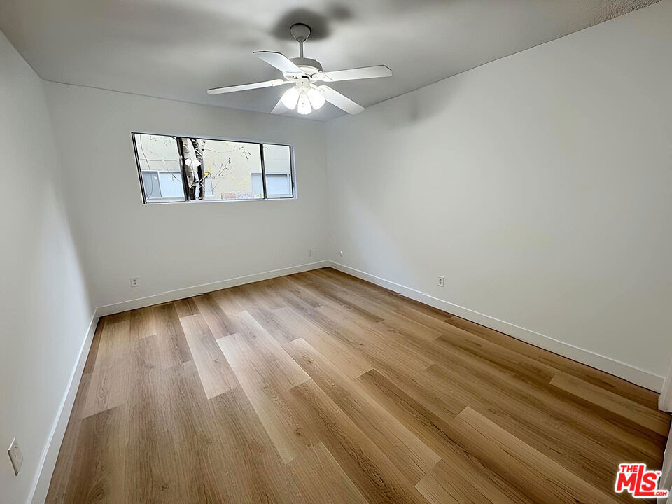 5032 Maplewood Avenue - Photo 9