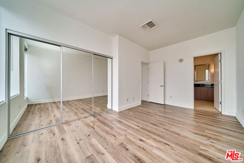 3810 Wilshire Boulevard - Photo 18