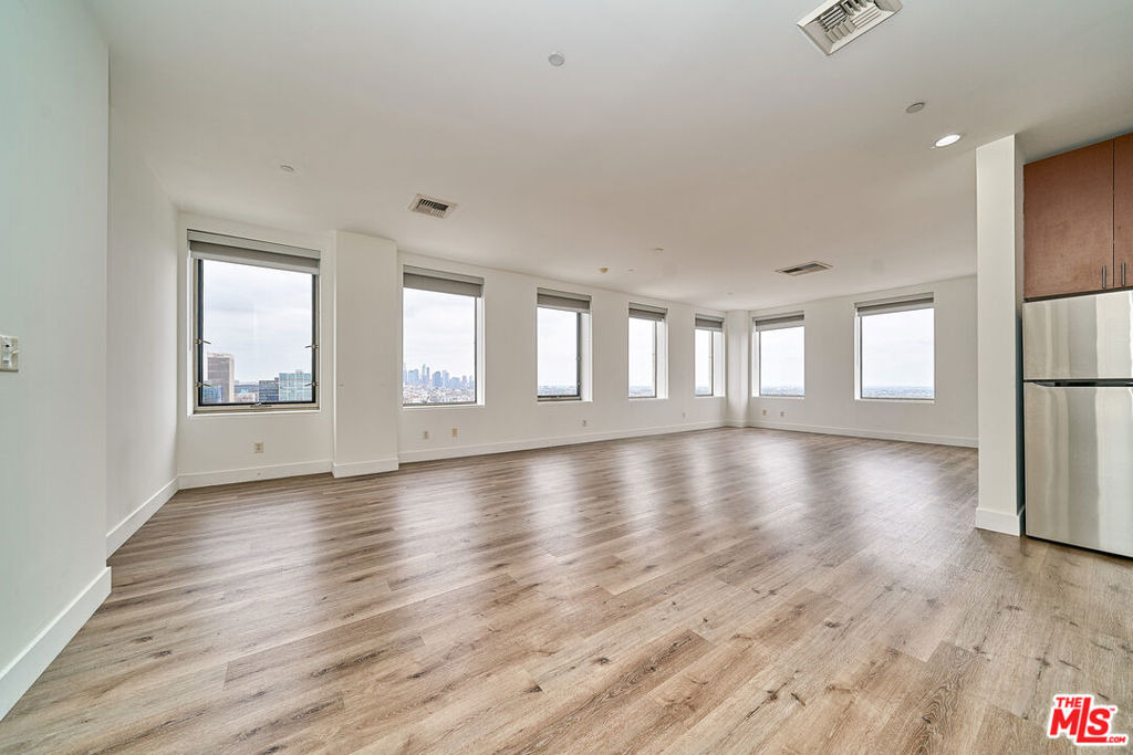 3810 Wilshire Boulevard - Photo 8