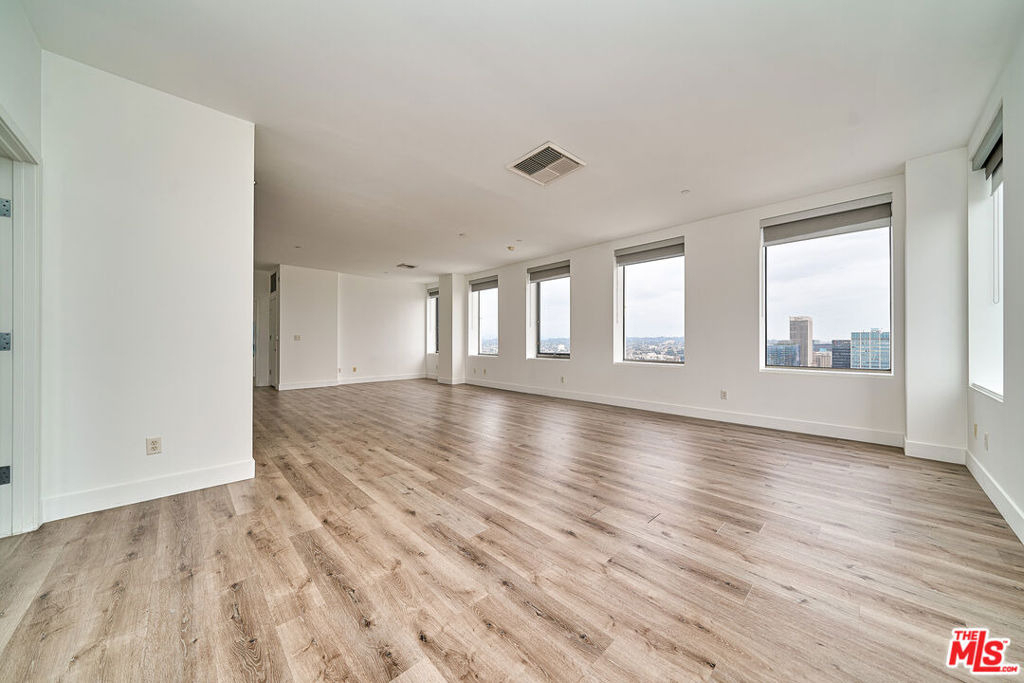 3810 Wilshire Boulevard - Photo 11
