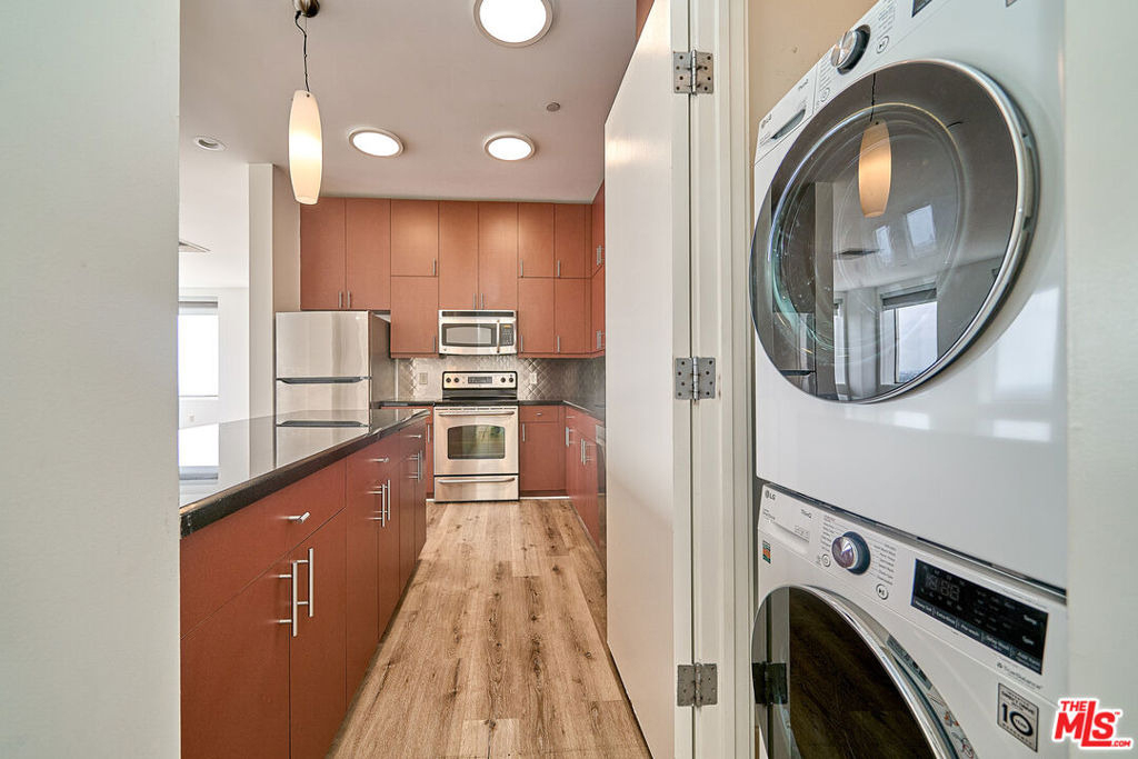 3810 Wilshire Boulevard - Photo 16