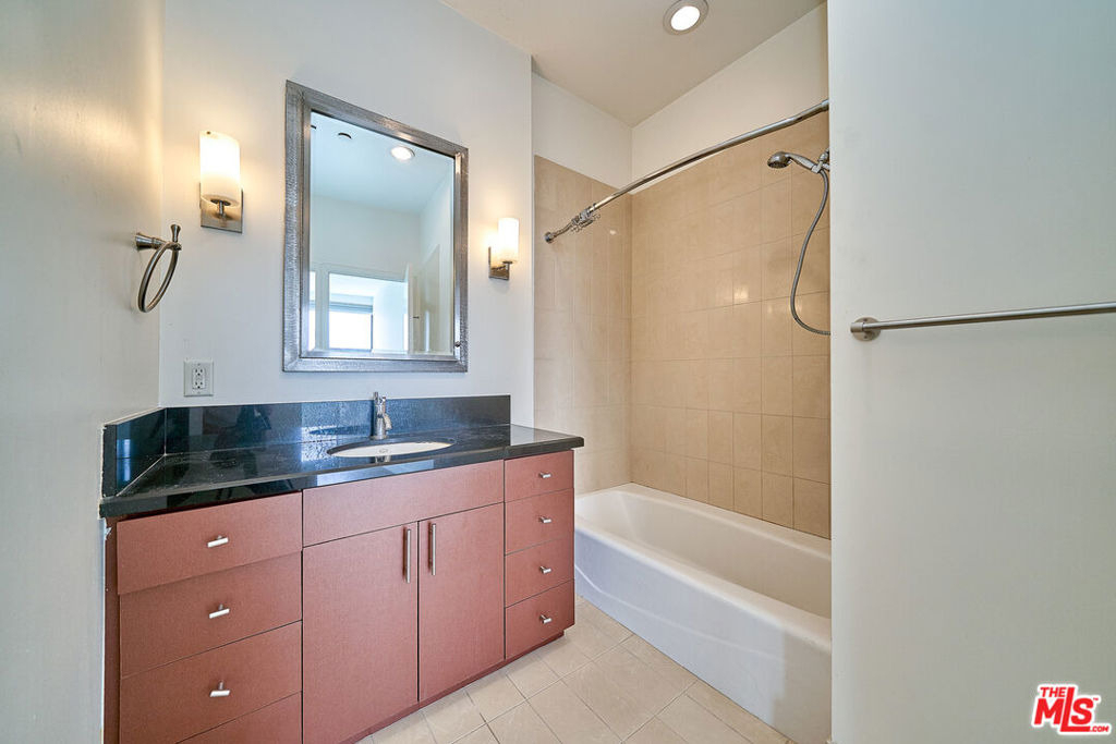 3810 Wilshire Boulevard - Photo 21