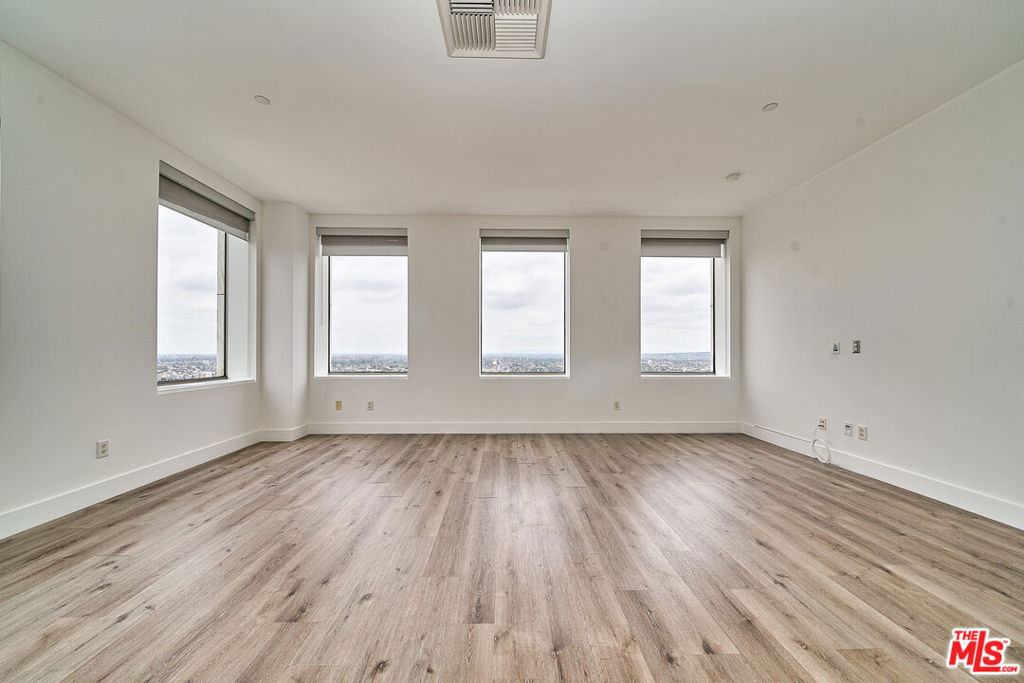 3810 Wilshire Boulevard - Photo 10