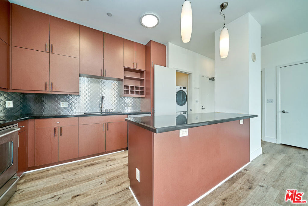 3810 Wilshire Boulevard - Photo 15