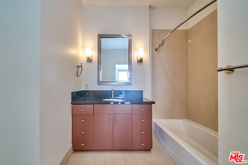 3810 Wilshire Boulevard - Photo 23