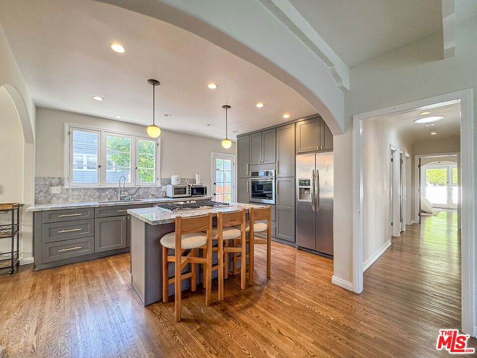 345 Westbourne Drive - Photo 6