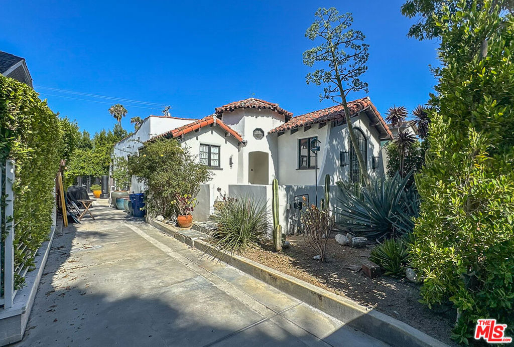 345 Westbourne Drive - Photo 32
