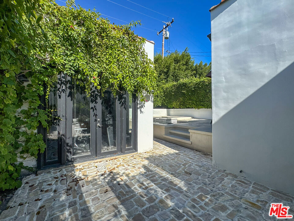 345 Westbourne Drive - Photo 31