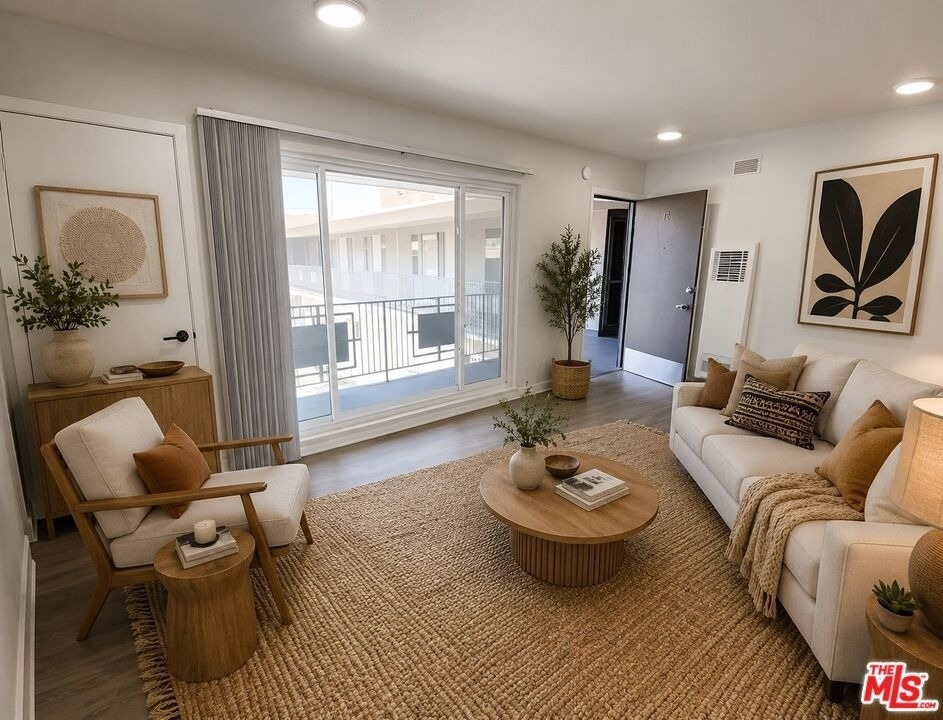 228 S Mariposa Avenue - Photo 1