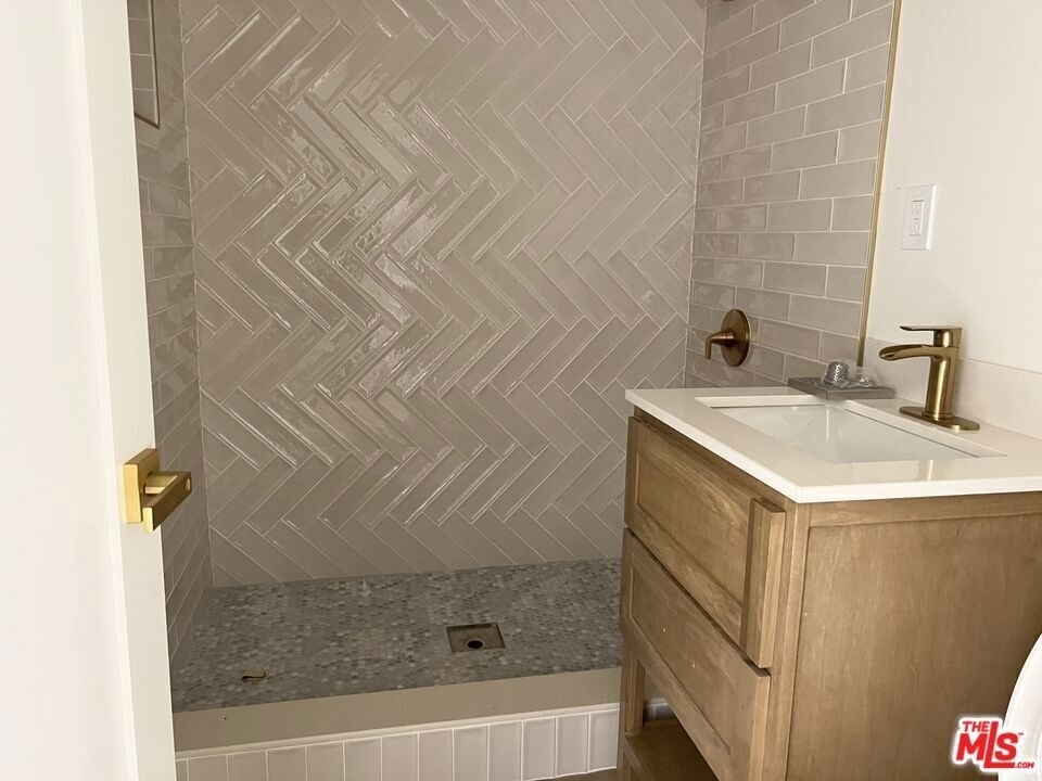 1336 W 37th Drive - Photo 7