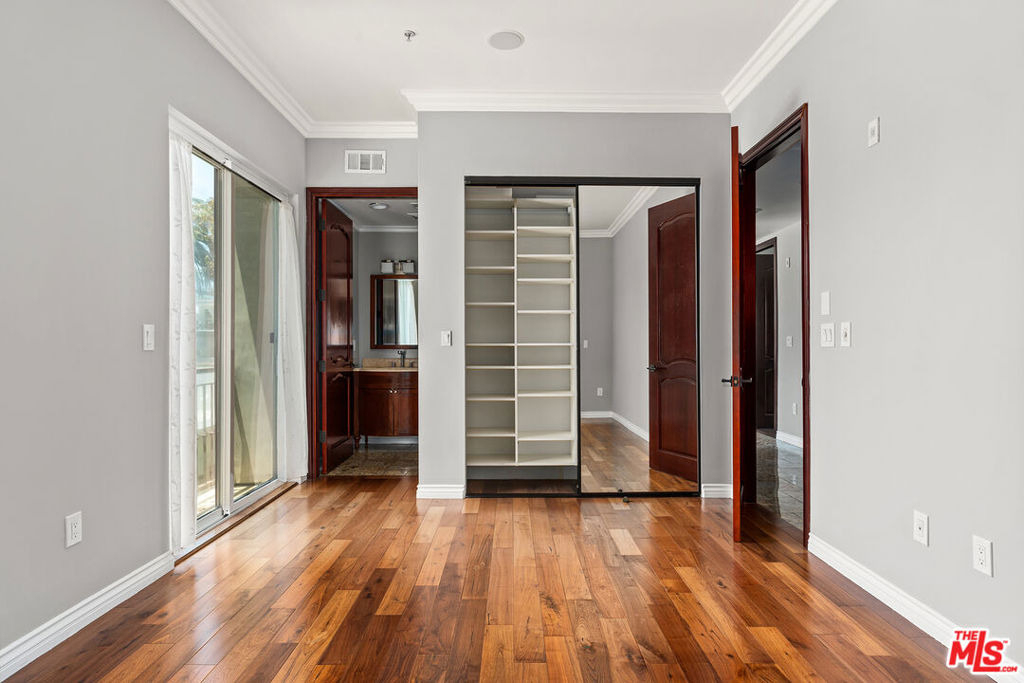 632 N Kings Road - Photo 6