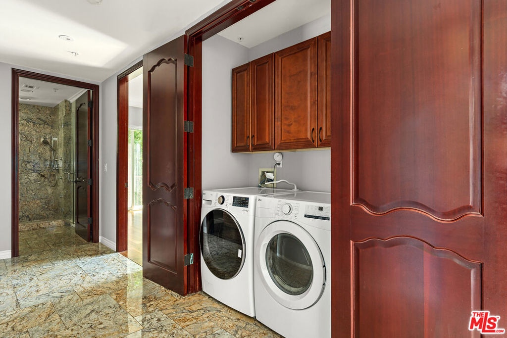 632 N Kings Road - Photo 3