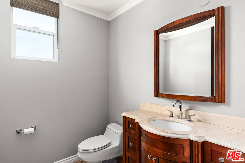632 N Kings Road - Photo 5