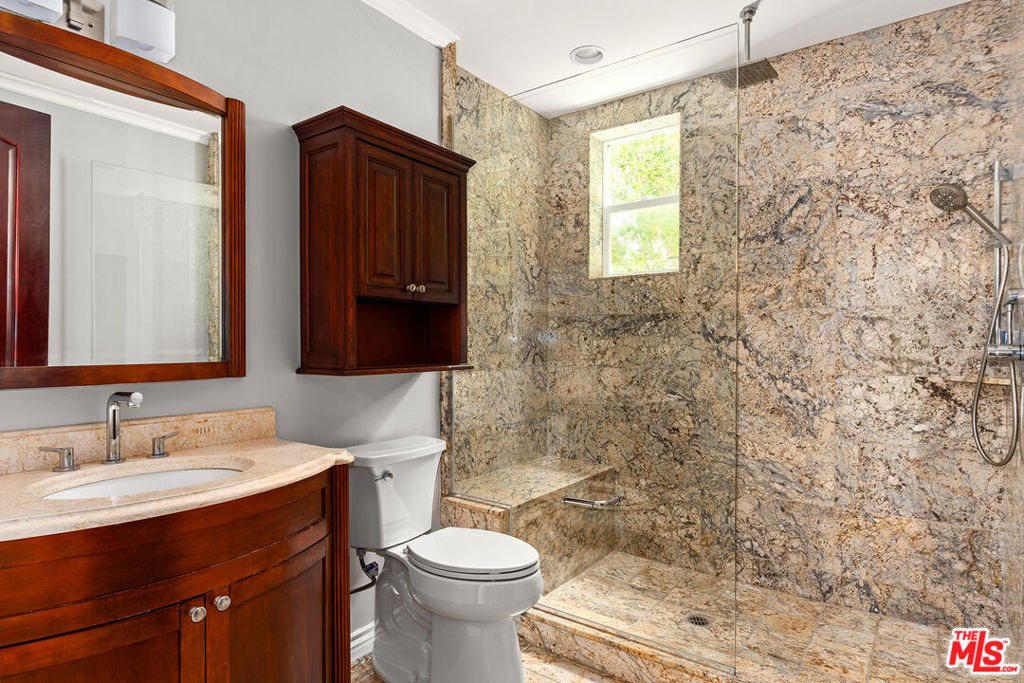 632 N Kings Road - Photo 7