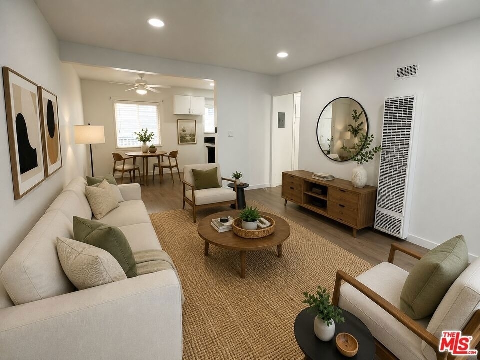 228 S Mariposa Avenue - Photo 2
