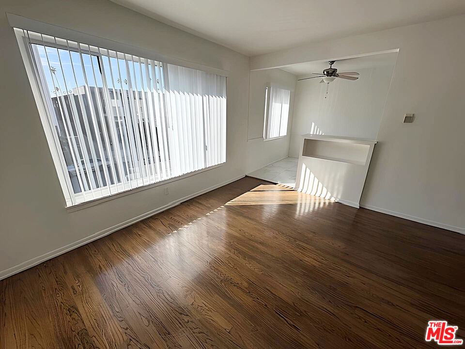 228 S Mariposa Avenue - Photo 12
