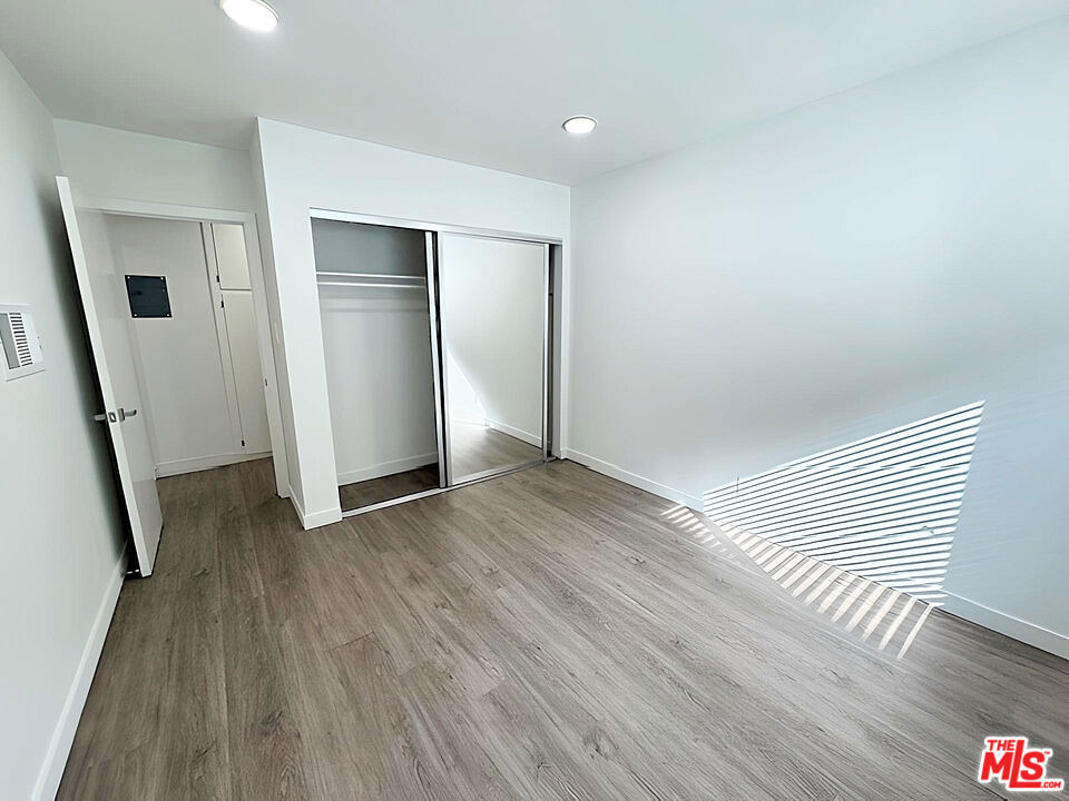 228 S Mariposa Avenue - Photo 7