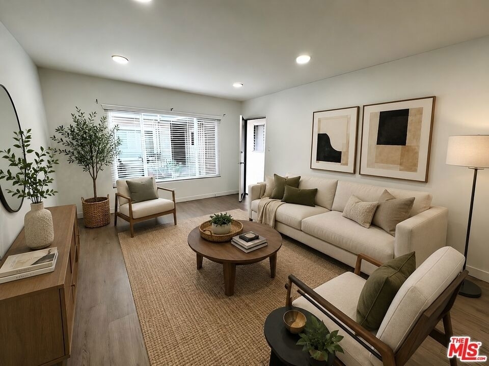 228 S Mariposa Avenue - Photo 1