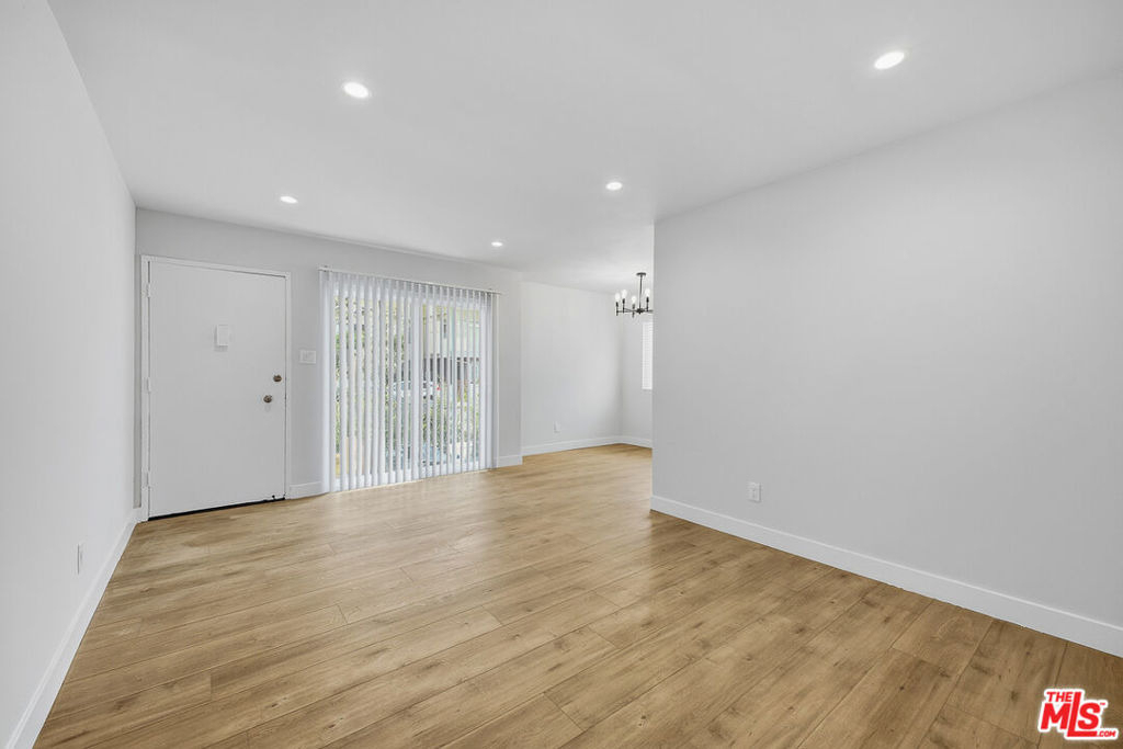 1738 Colby Avenue - Photo 7