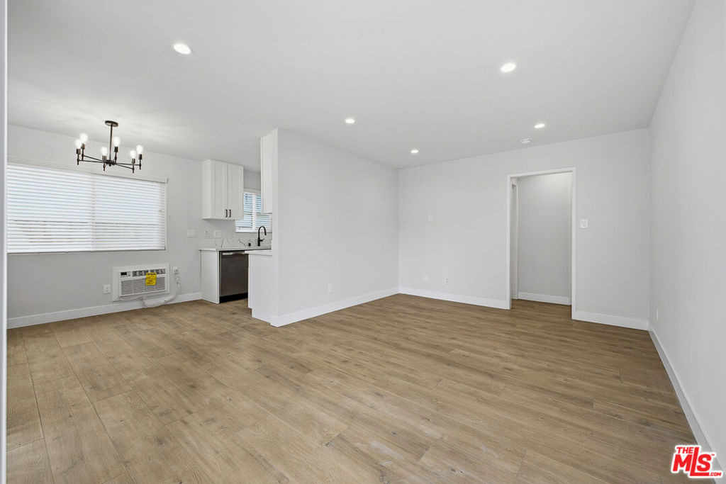 1738 Colby Avenue - Photo 6