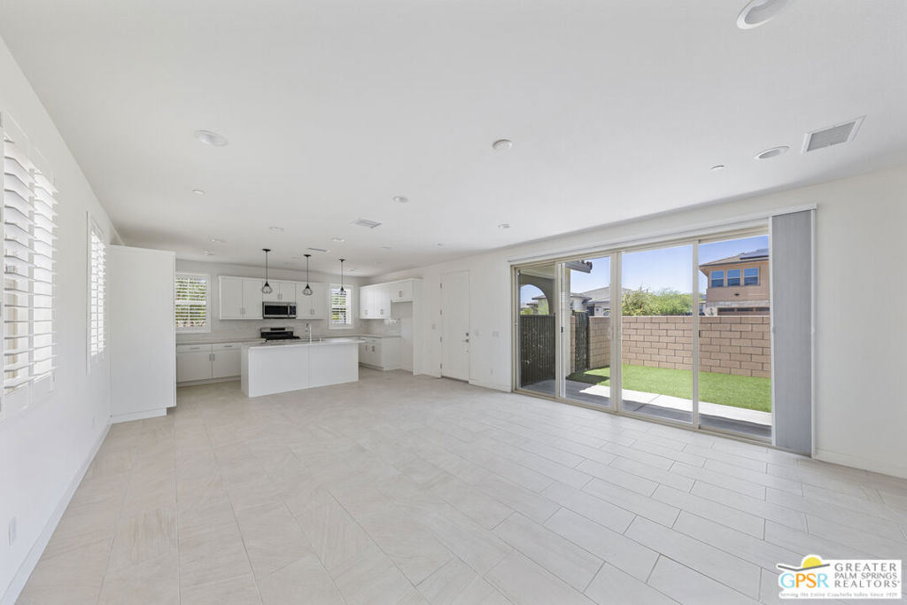 35923 Hinksey Street - Photo 10
