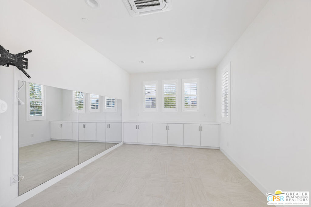 35923 Hinksey Street - Photo 9