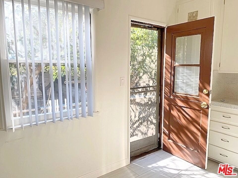 345 Burchett Street - Photo 6