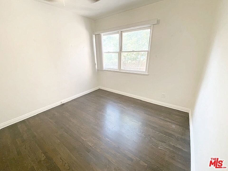 345 Burchett Street - Photo 7