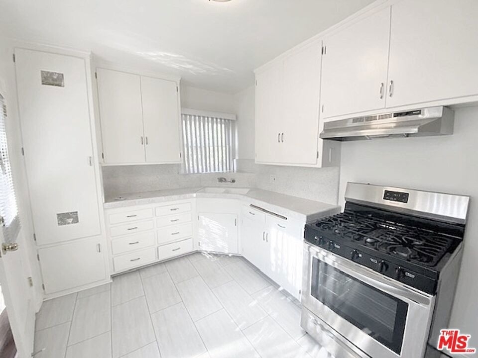 345 Burchett Street - Photo 8