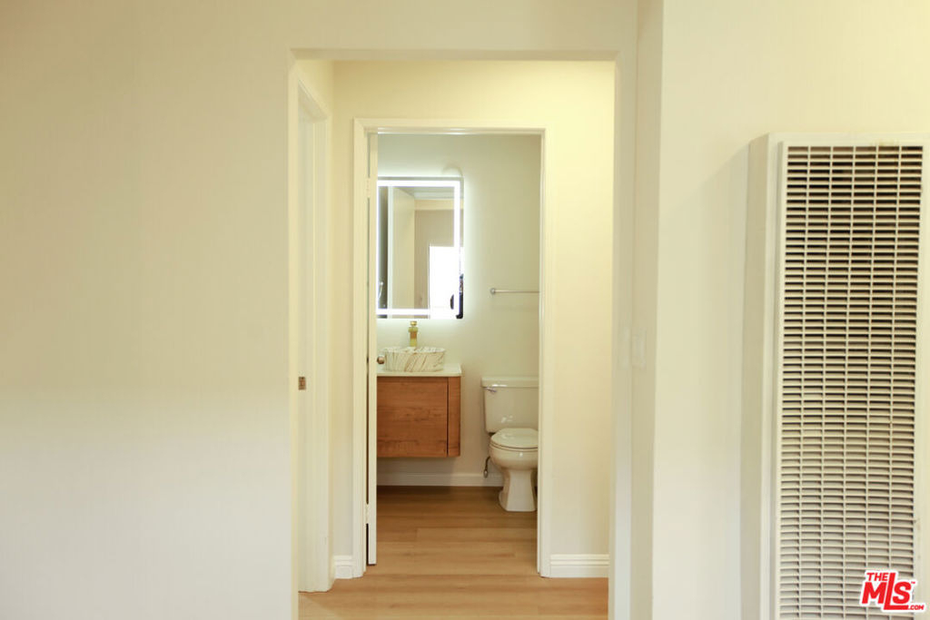 833 S Orange Grove Avenue - Photo 3