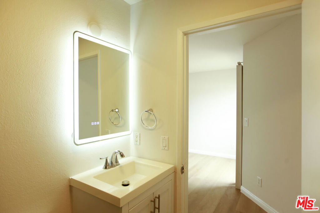 833 S Orange Grove Avenue - Photo 5