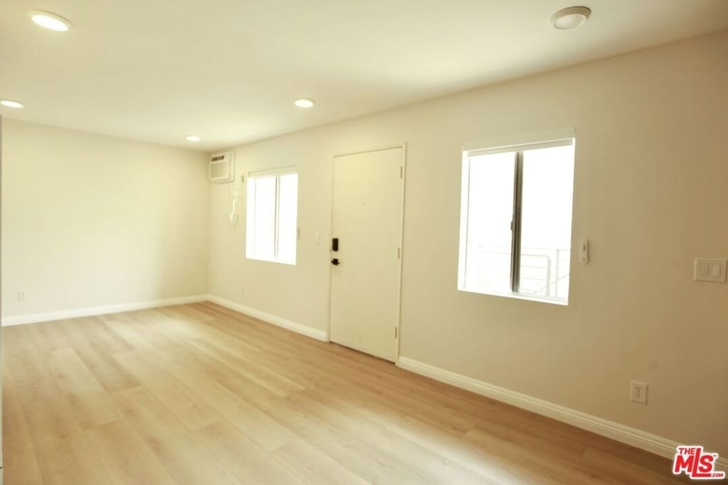 833 S Orange Grove Avenue - Photo 1