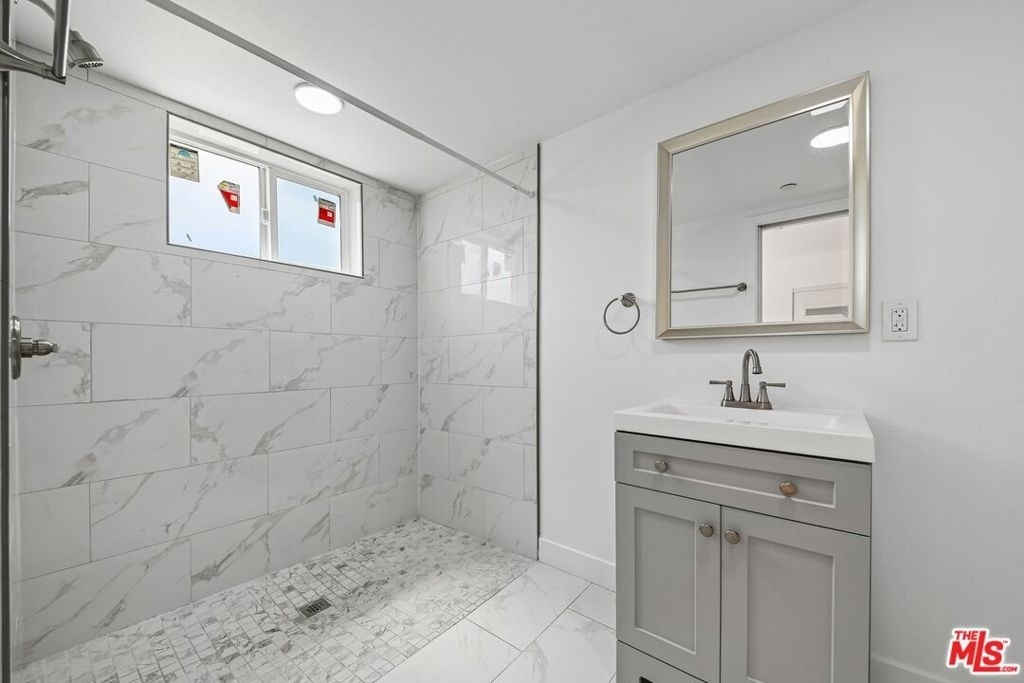 219 E 87th Street - Photo 8
