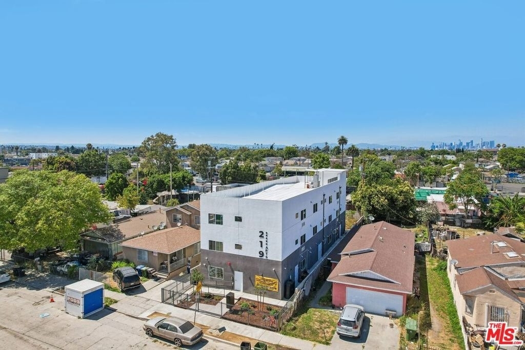 219 E 87th Street - Photo 29