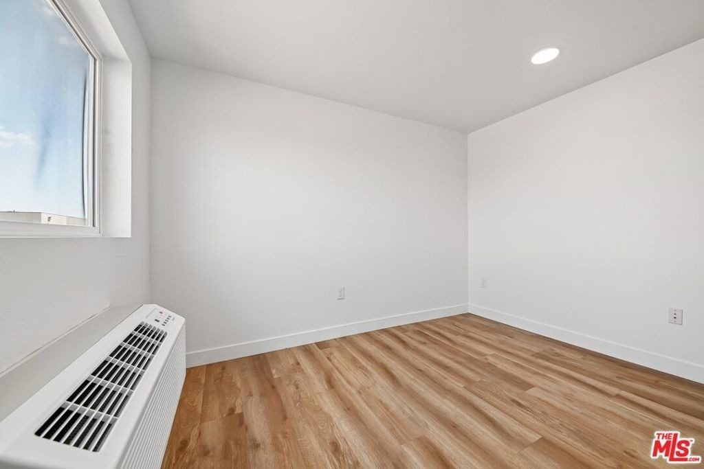 219 E 87th Street - Photo 25