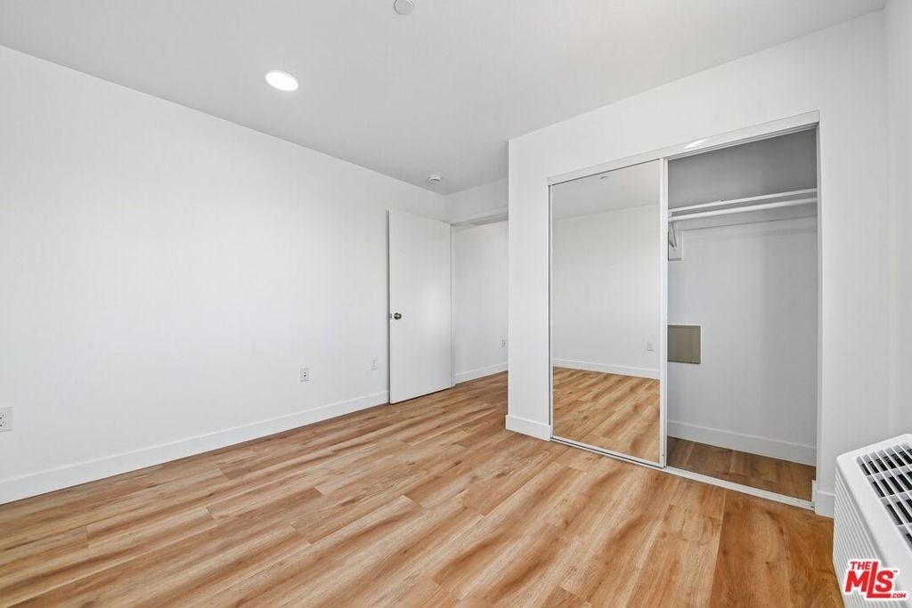 219 E 87th Street - Photo 21