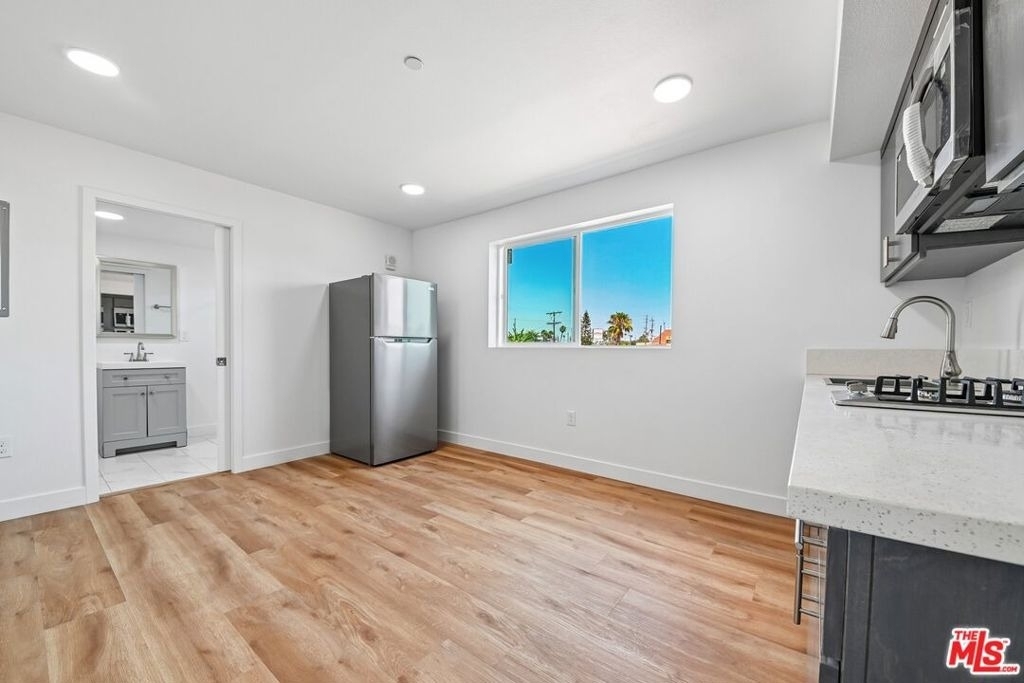 219 E 87th Street - Photo 9