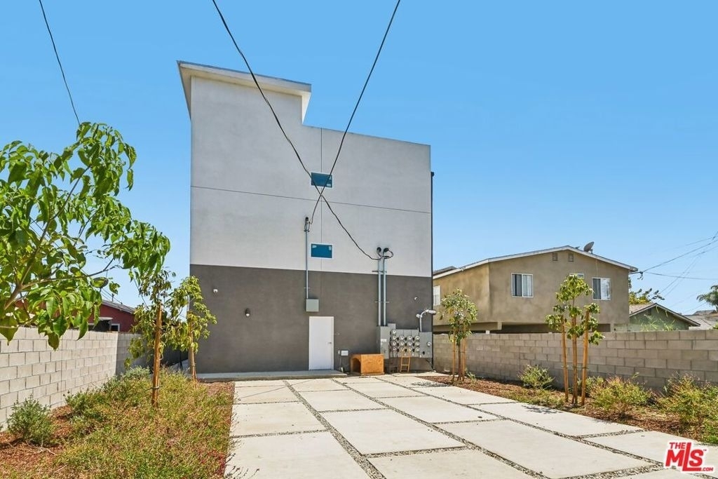 219 E 87th Street - Photo 1