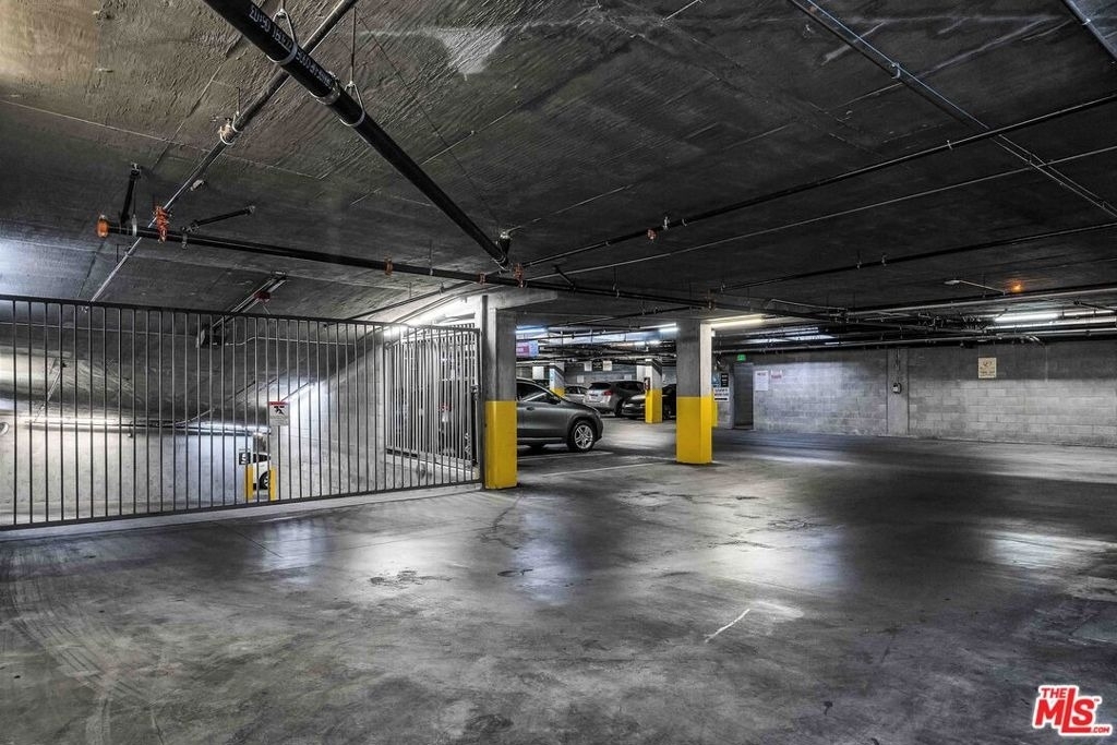 1260 S Corning Street - Photo 2