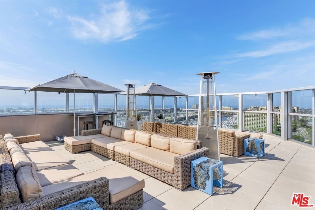 13700 Marina Pointe Drive - Photo 16