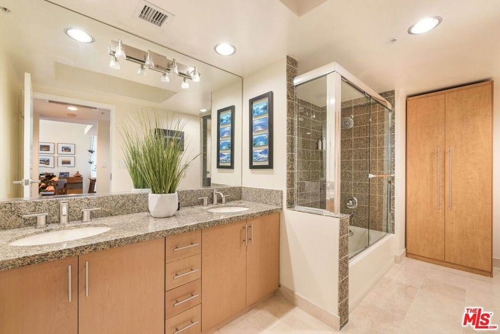 13700 Marina Pointe Drive - Photo 12