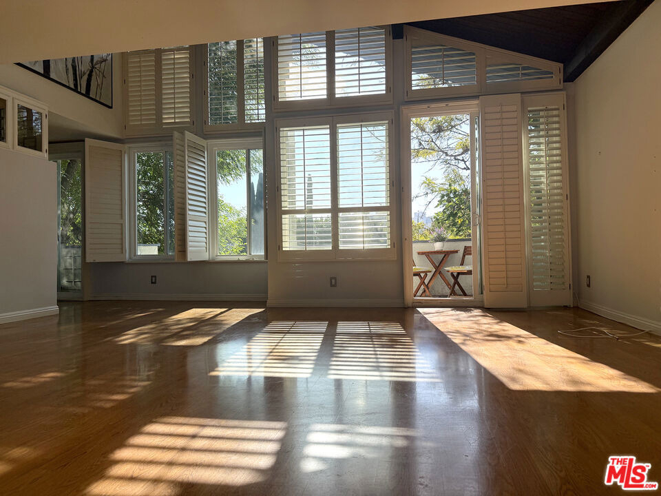 10800 Holman Avenue - Photo 3